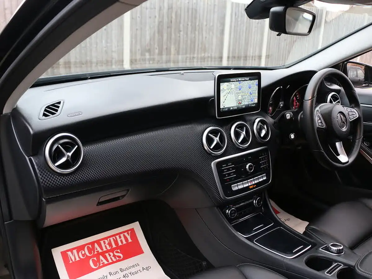 2016-mercedes-benz-a-class-16-a180-sport-ss-7g-dct-big-29