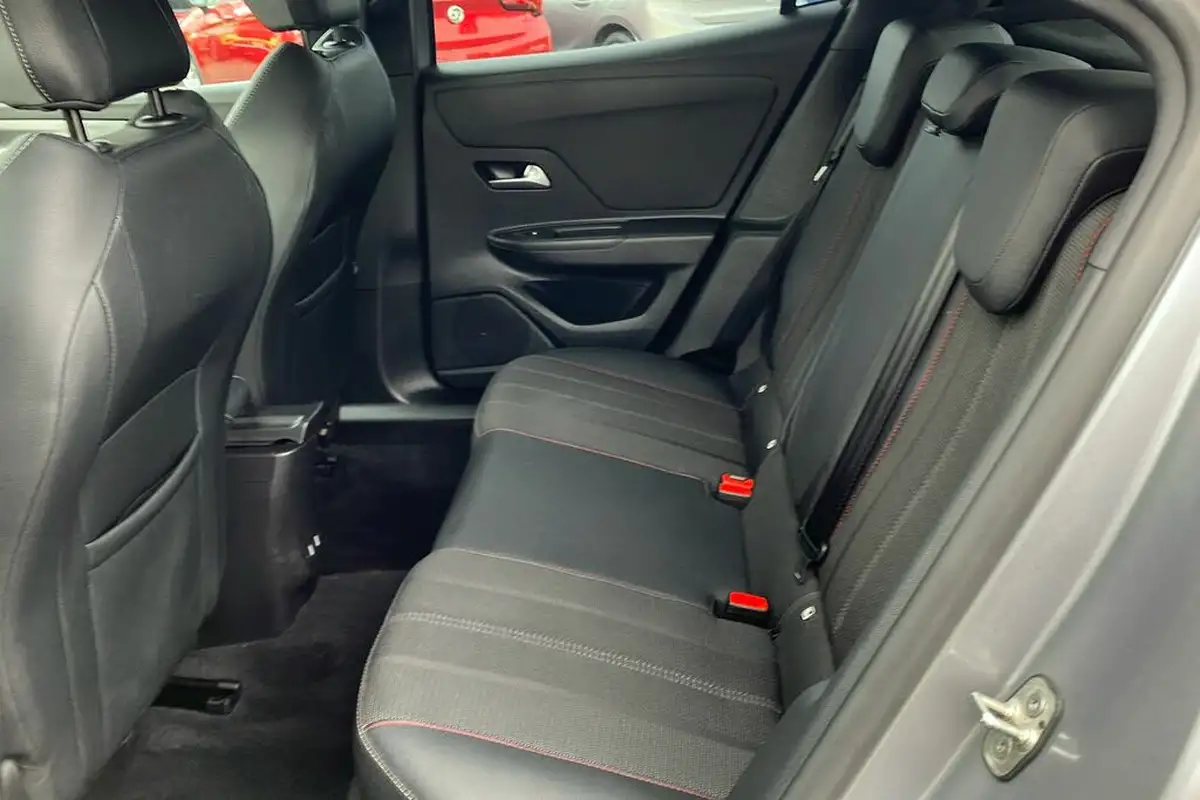 2022-vauxhall-mokka-e-sri-premium-big-3