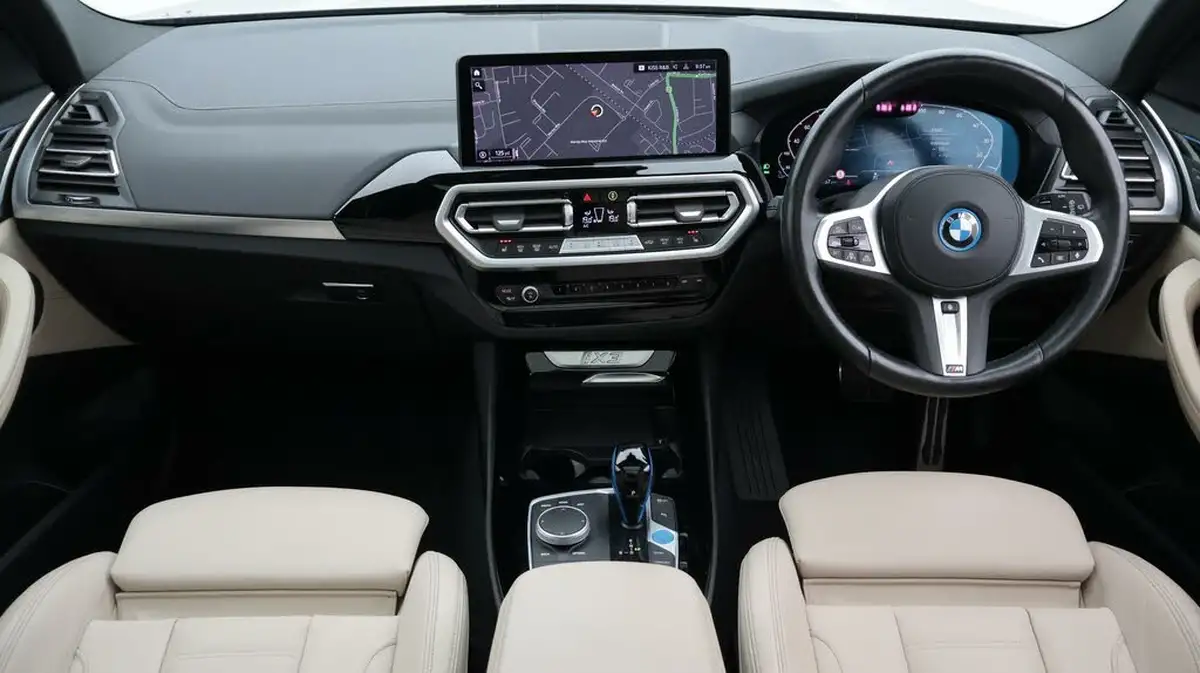 2022-bmw-ix3-e-m-sport-big-13