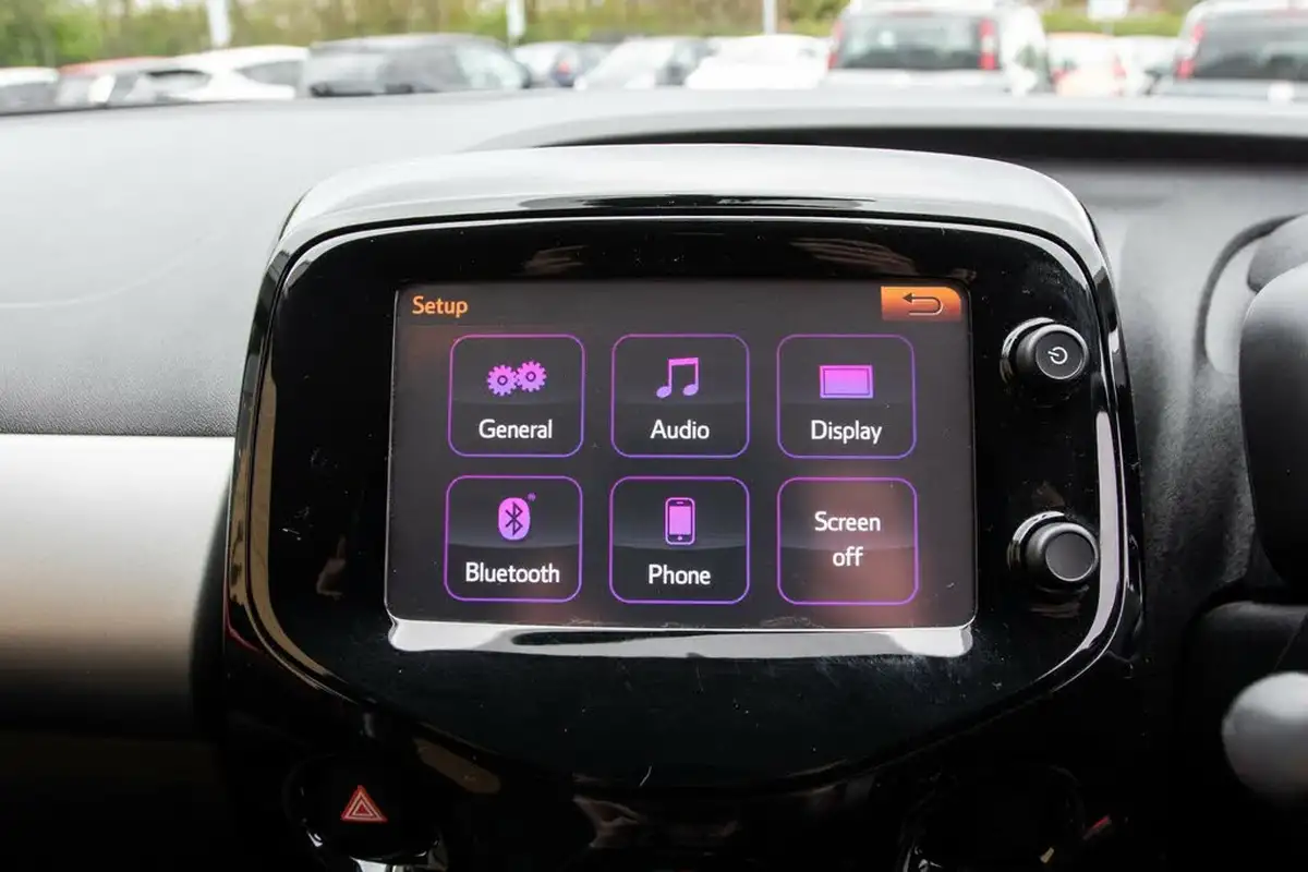 2016-citroen-c1-10-vti-flair-5d-etg-big-24