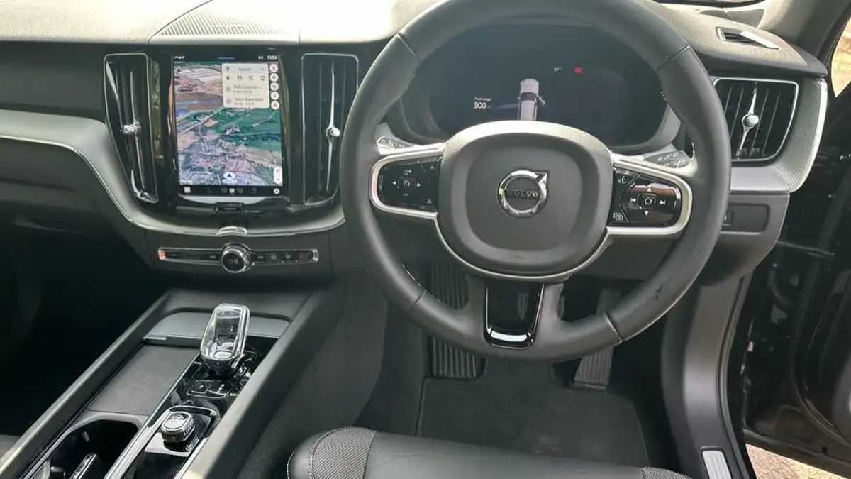2025-volvo-xc60-20-b5-plus-black-edition-big-38