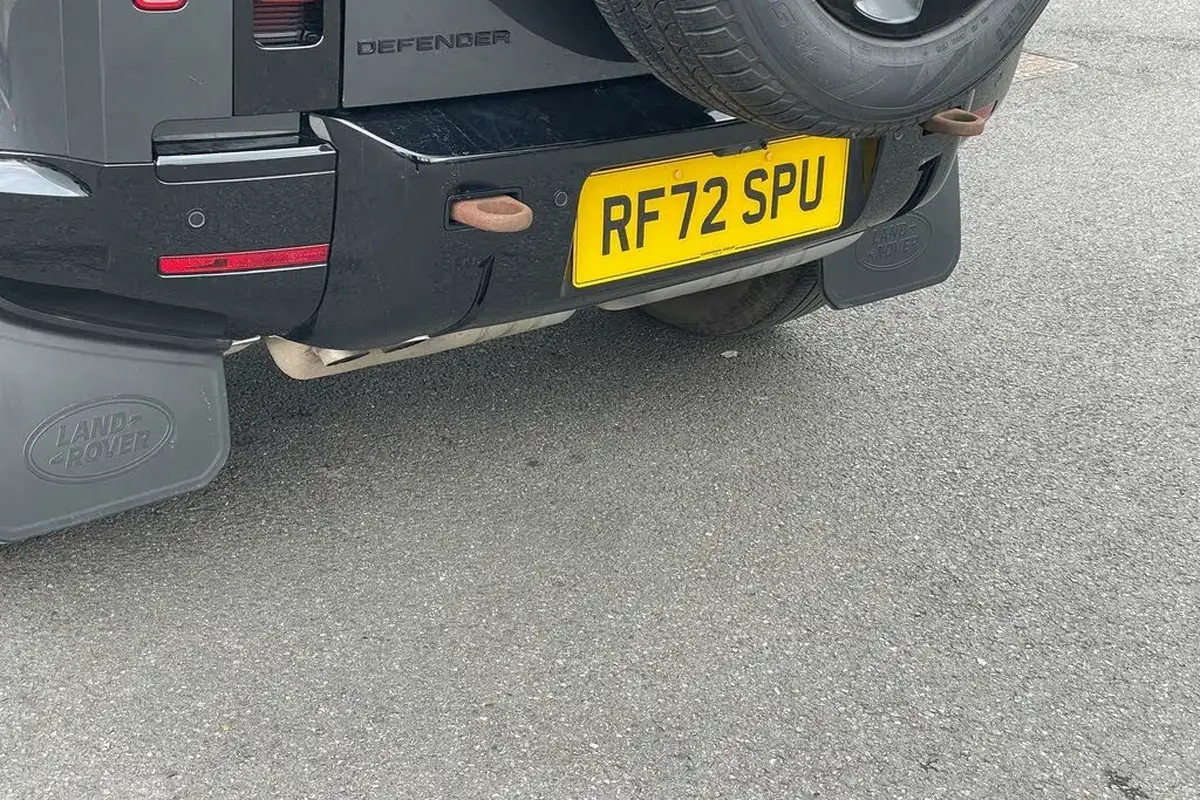 2023-land-rover-110-defender-30-d300-x-dynamic-hse-big-39