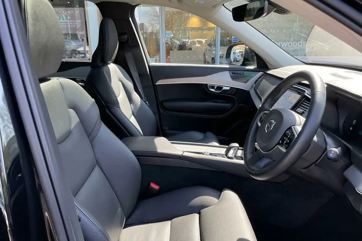 2024-volvo-xc90-20-t8-plus-big-26
