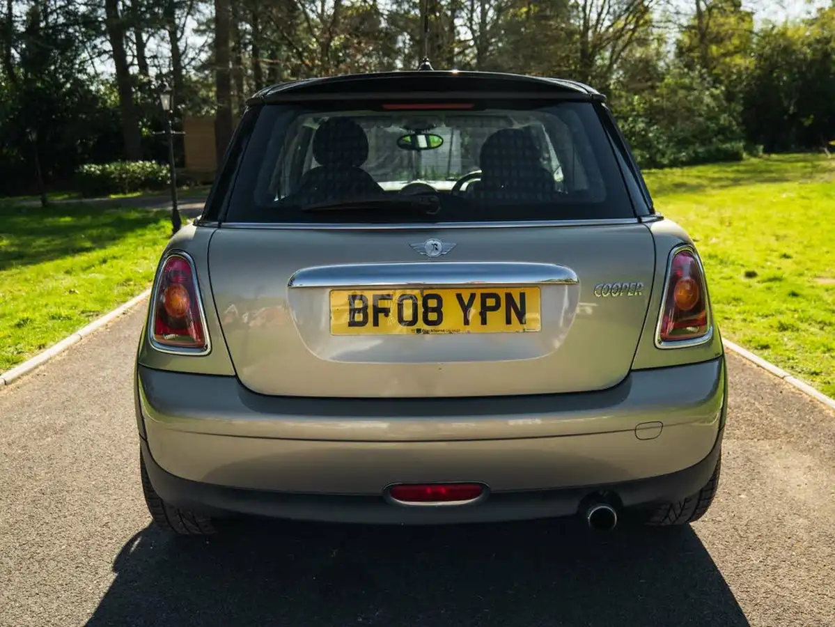 2008-mini-cooper-16-cooper-120bhp-hatchback-3d-big-4