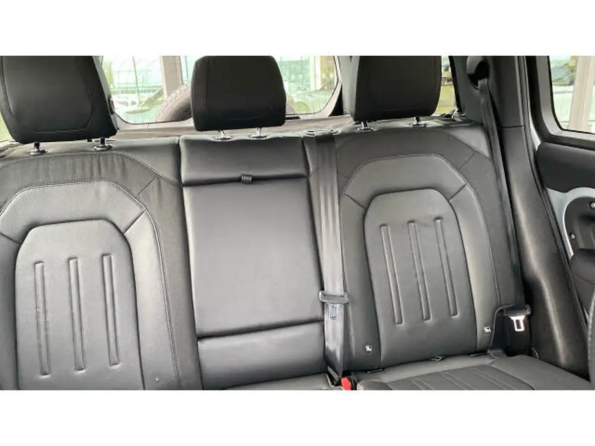 2020-land-rover-110-defender-20-d240-se-110-big-37