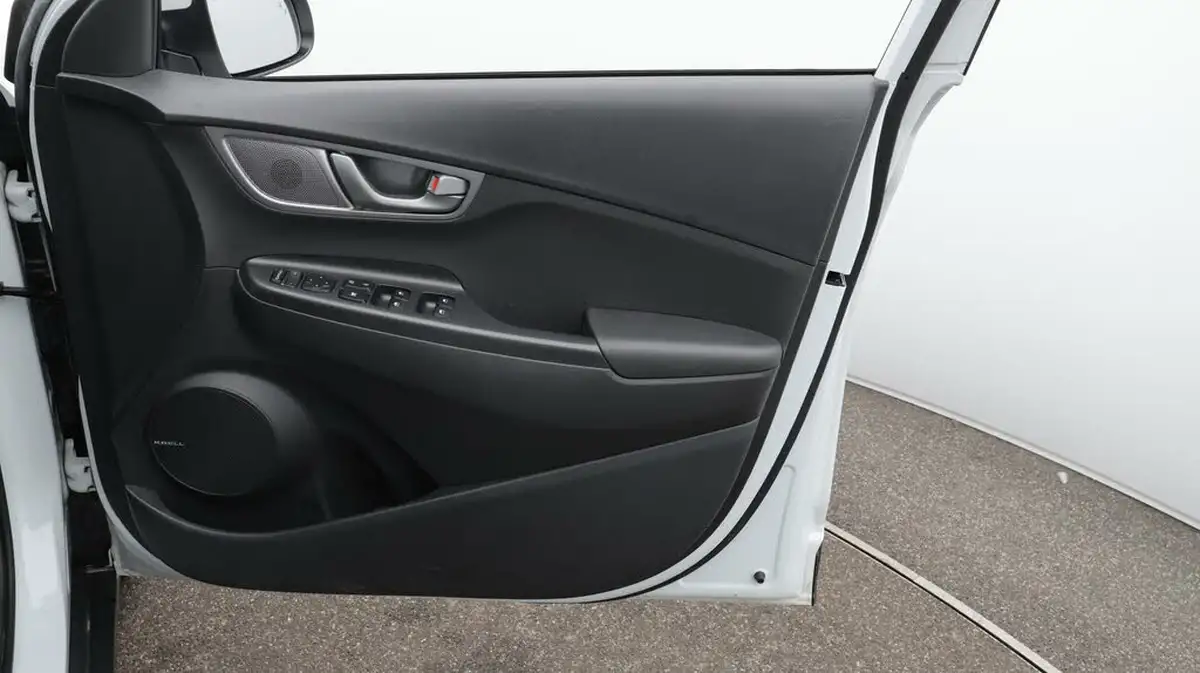 2021-hyundai-kona-e-premium-204ps-big-15