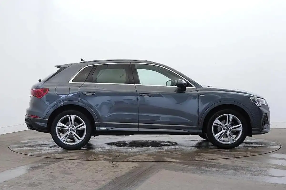 2024-audi-q3-15-35-tfsi-s-line-station-wagon-tronic-big-3