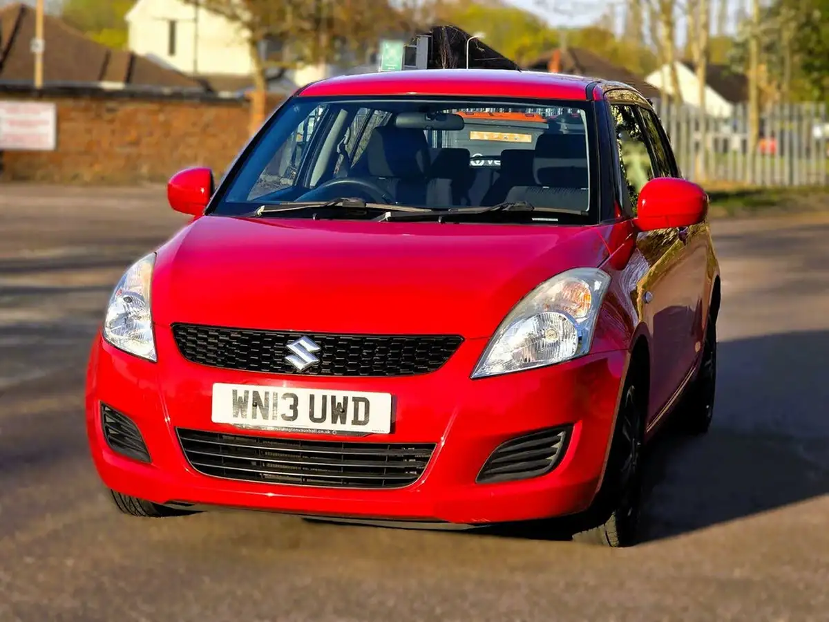 2013-suzuki-swift-12-sz2-5d-big-2