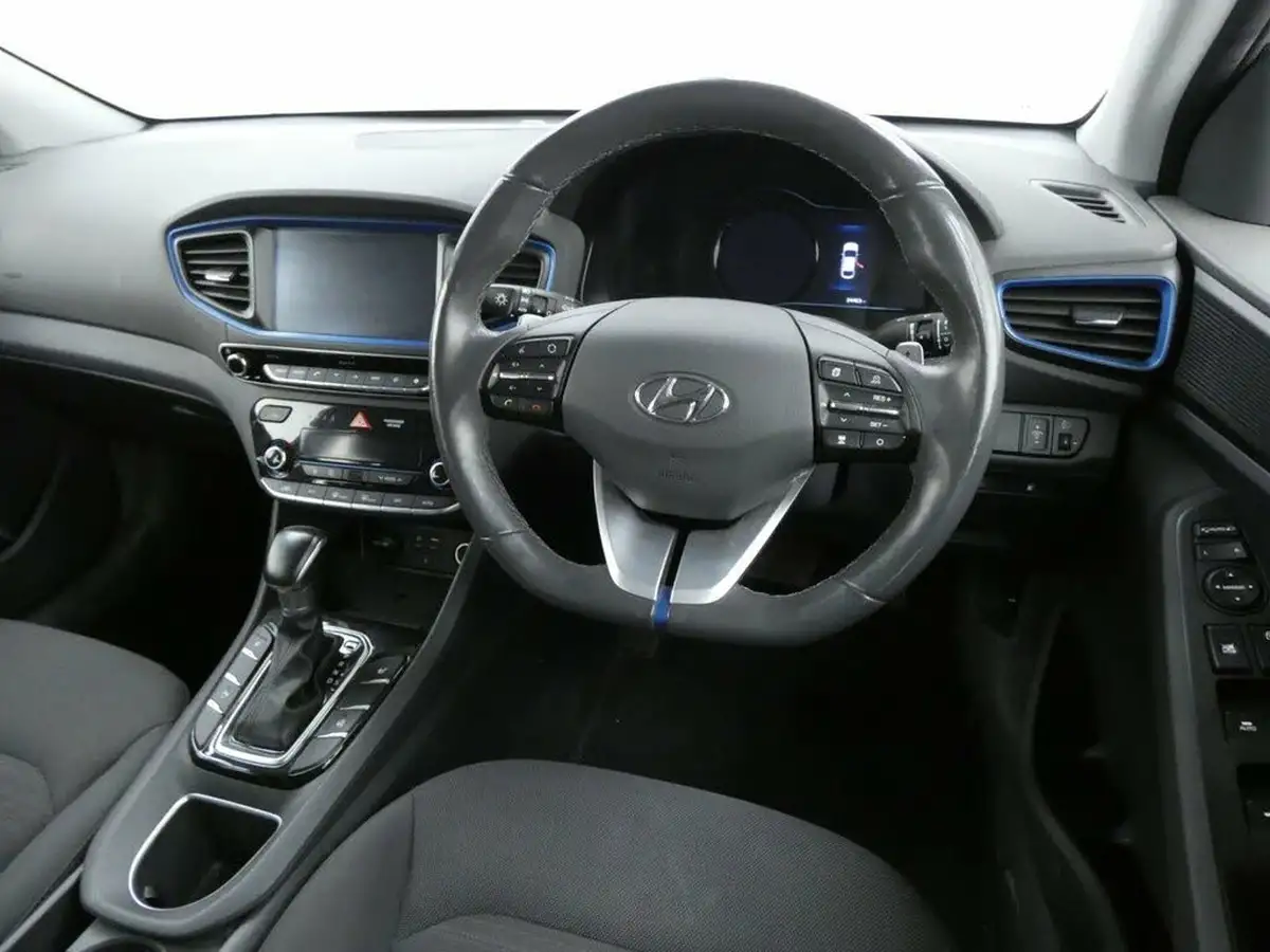 2018-hyundai-ioniq-16-gdi-premium-hybrid-big-16
