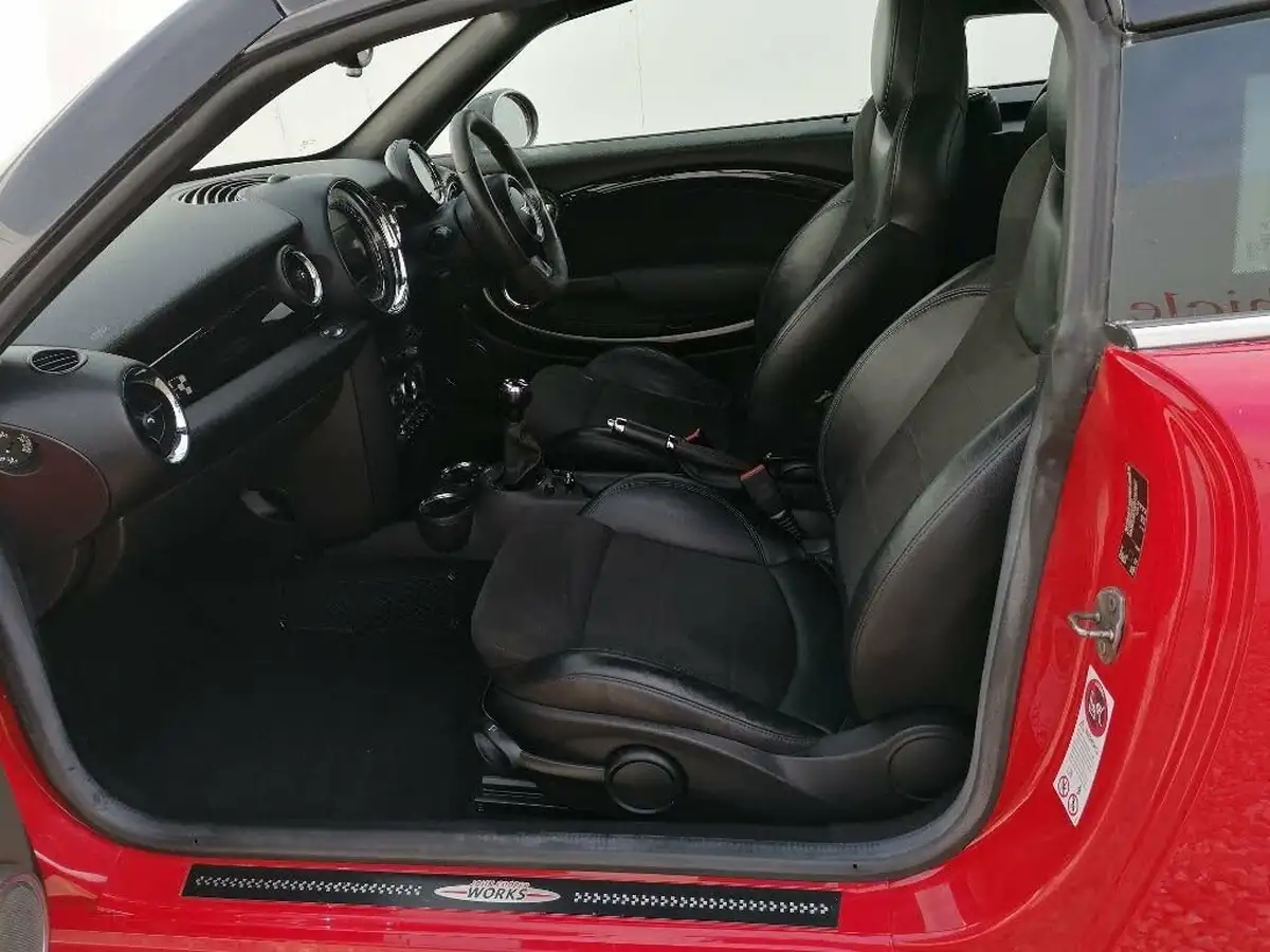 2012-mini-cooper-16-john-cooper-works-chili-coupe-3d-big-20