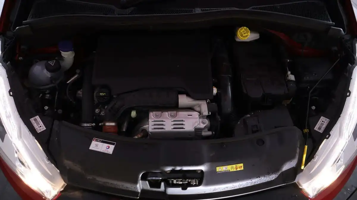 2019-peugeot-208-12-puretech-gt-line-110bhp-big-19