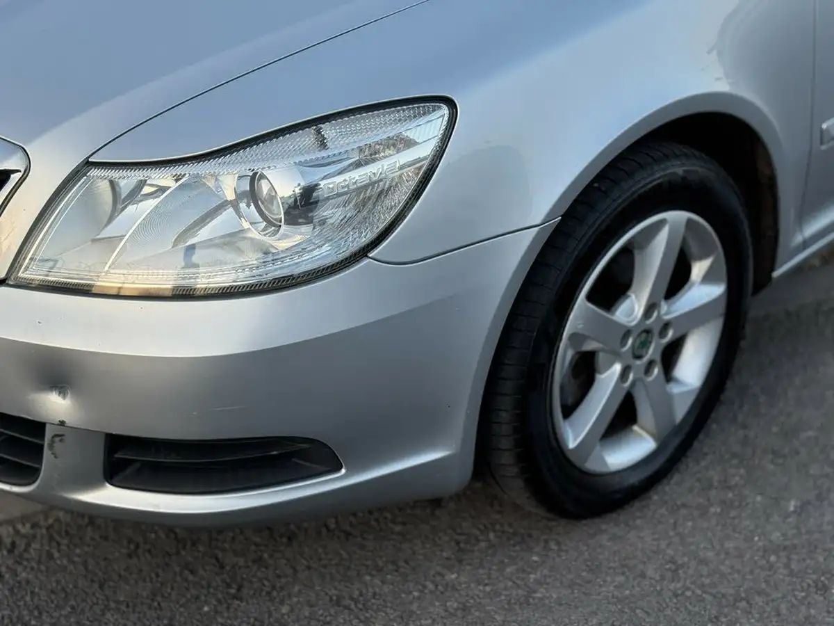 2012-skoda-octavia-20td-se-plus-140bhp-estate-big-42