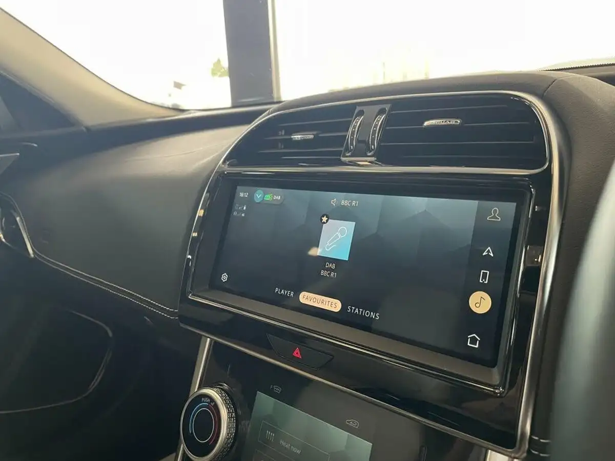 2021-jaguar-xe-20-d200-r-dynamic-hse-big-49