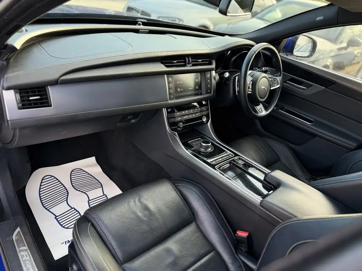 2017-jaguar-xf-20i-r-sport-200ps-saloon-4d-1999cc-big-20