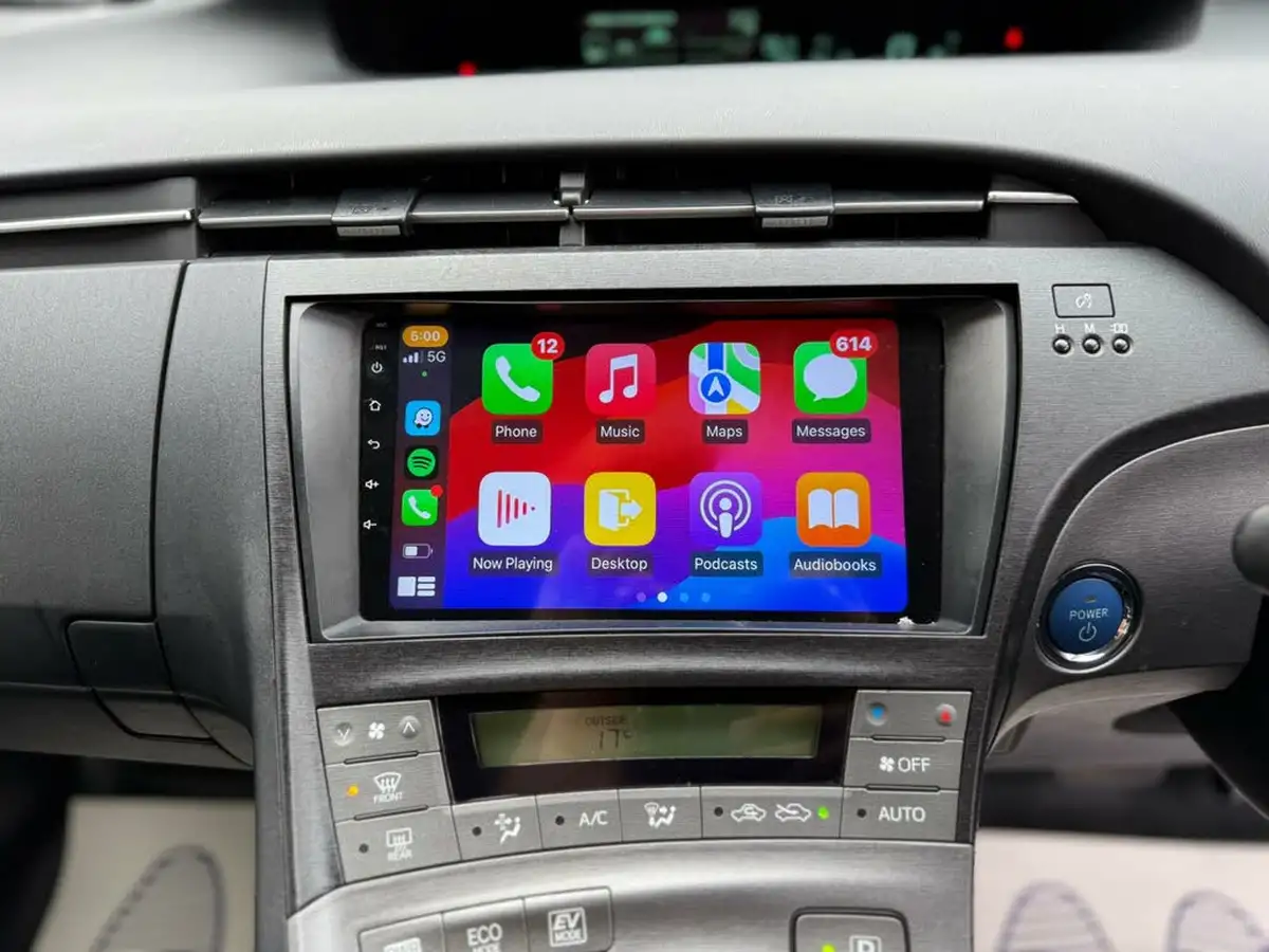 2014-toyota-prius-big-50