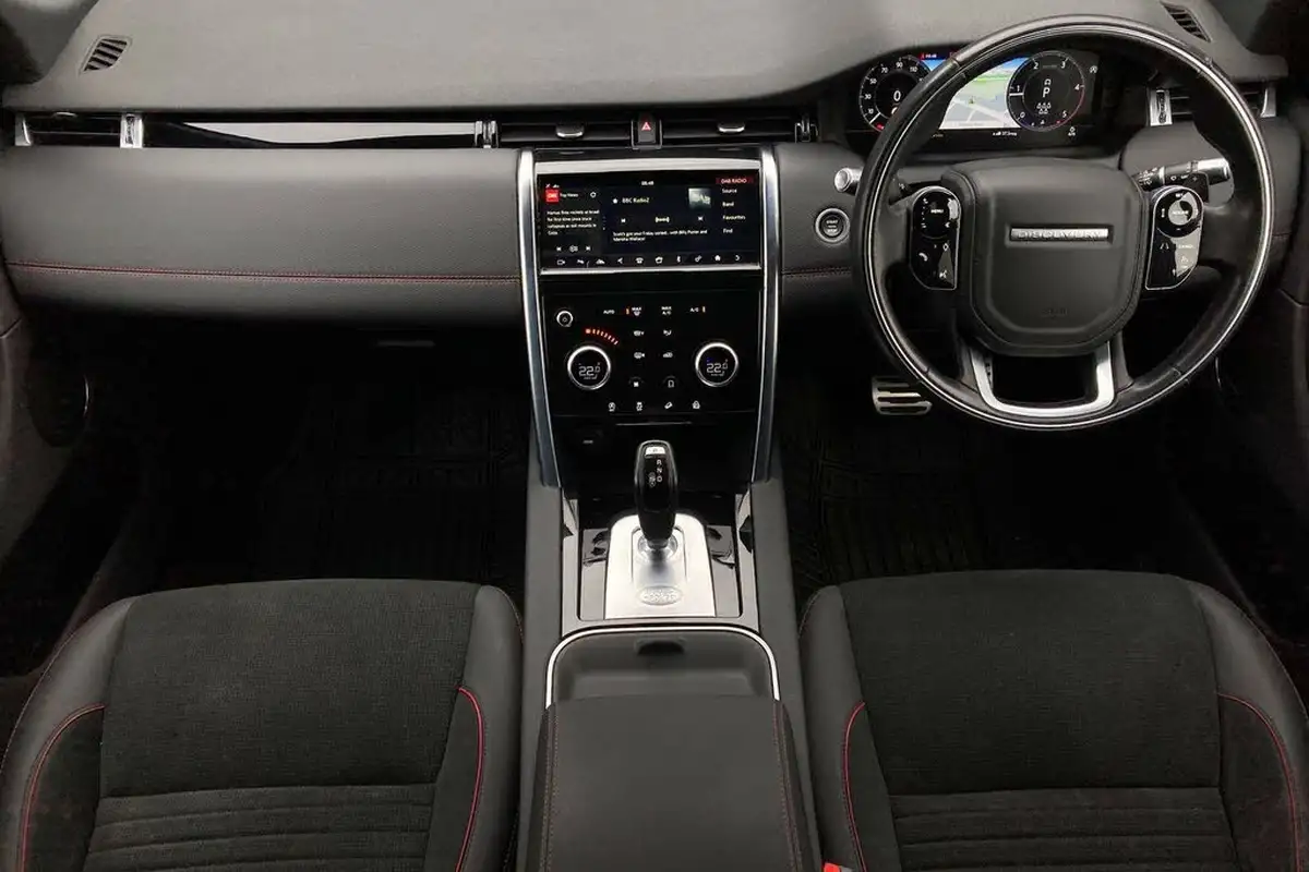 2019-land-rover-discovery-sport-20-d240-r-dynamic-hse-big-12