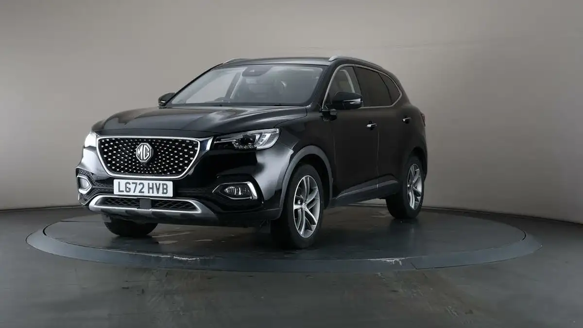 2022-mg-hs-15t-gdi-exclusive-162ps-big-36