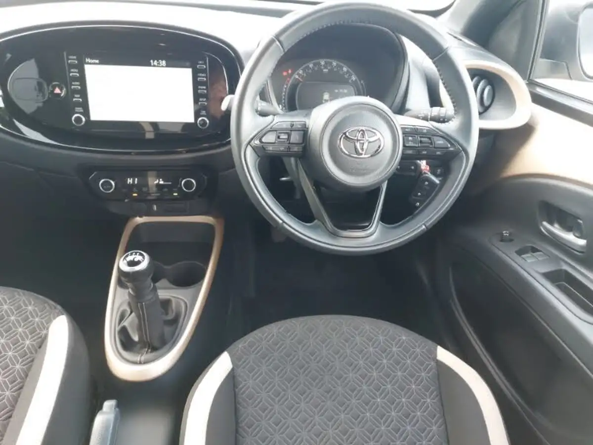 2023-toyota-aygo-x-10-vvt-i-edge-big-12