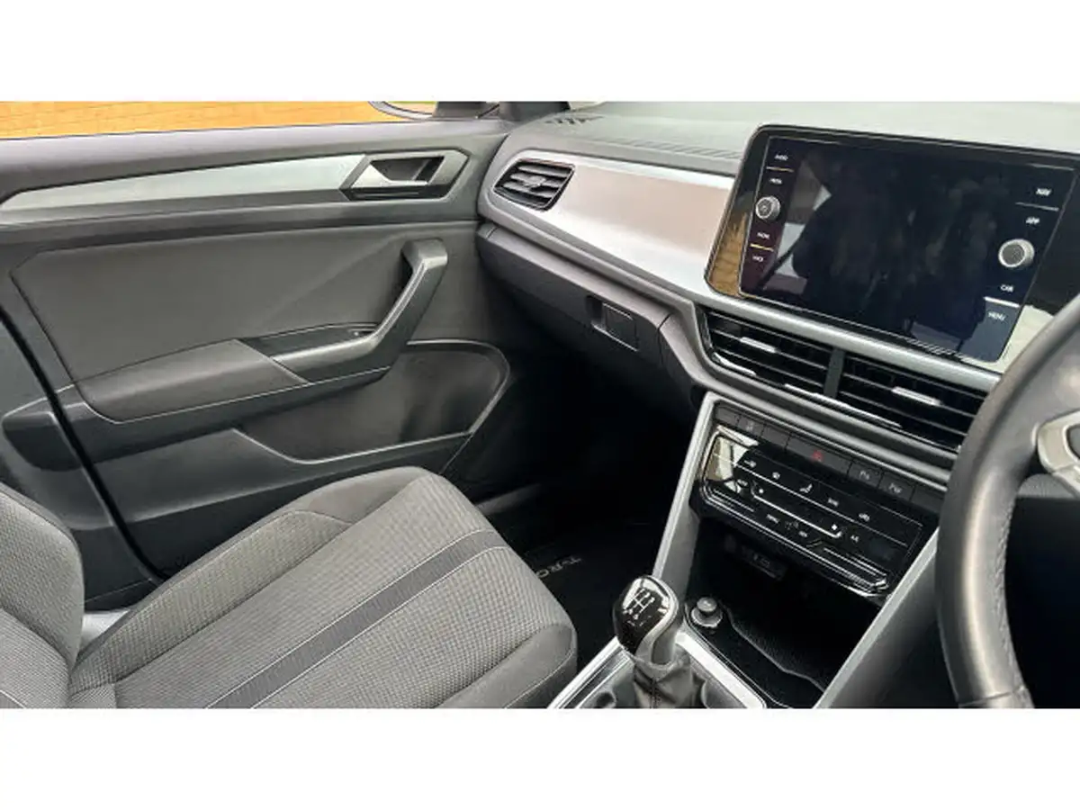 2023-volkswagen-t-roc-10-tsi-life-big-13