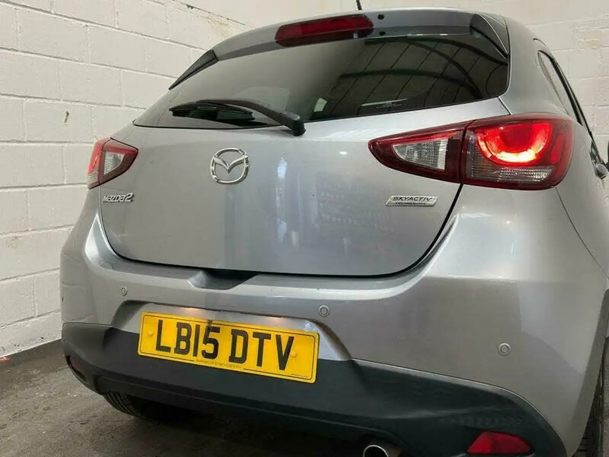 2015-mazda-mazda2-15-sport-nav-90ps-auto-big-8