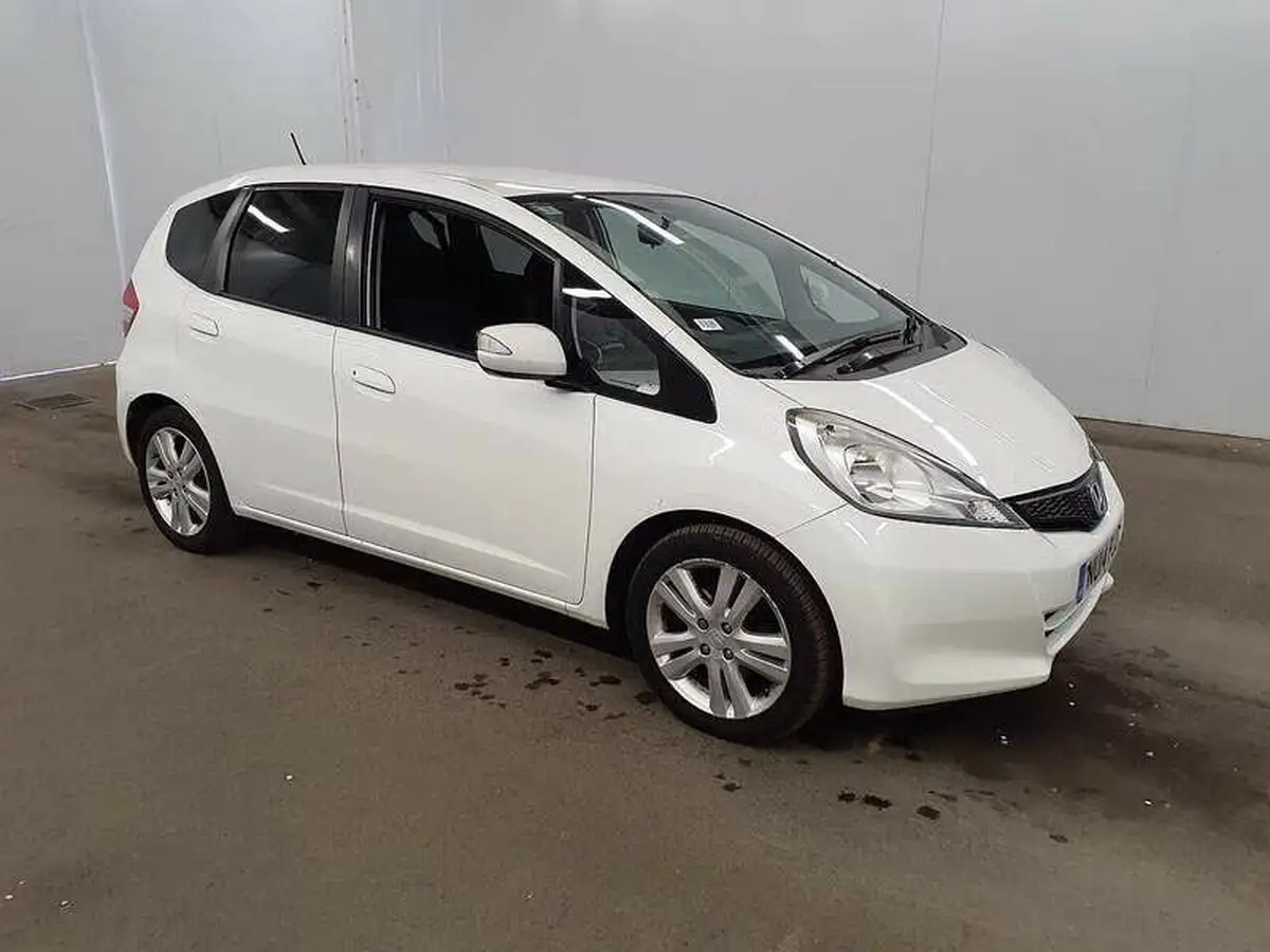 2014-honda-jazz-14-es-plus-big-0