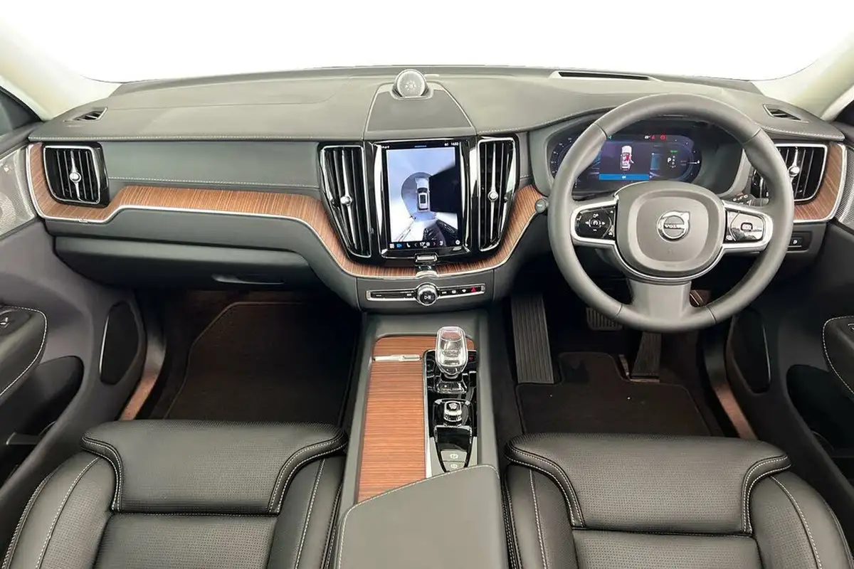 2024-volvo-xc60-20-t8-ultimate-dark-big-5