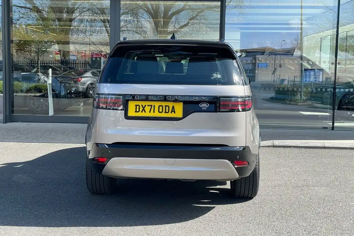 2021-land-rover-discovery-30-d300-r-dynamic-hse-big-7