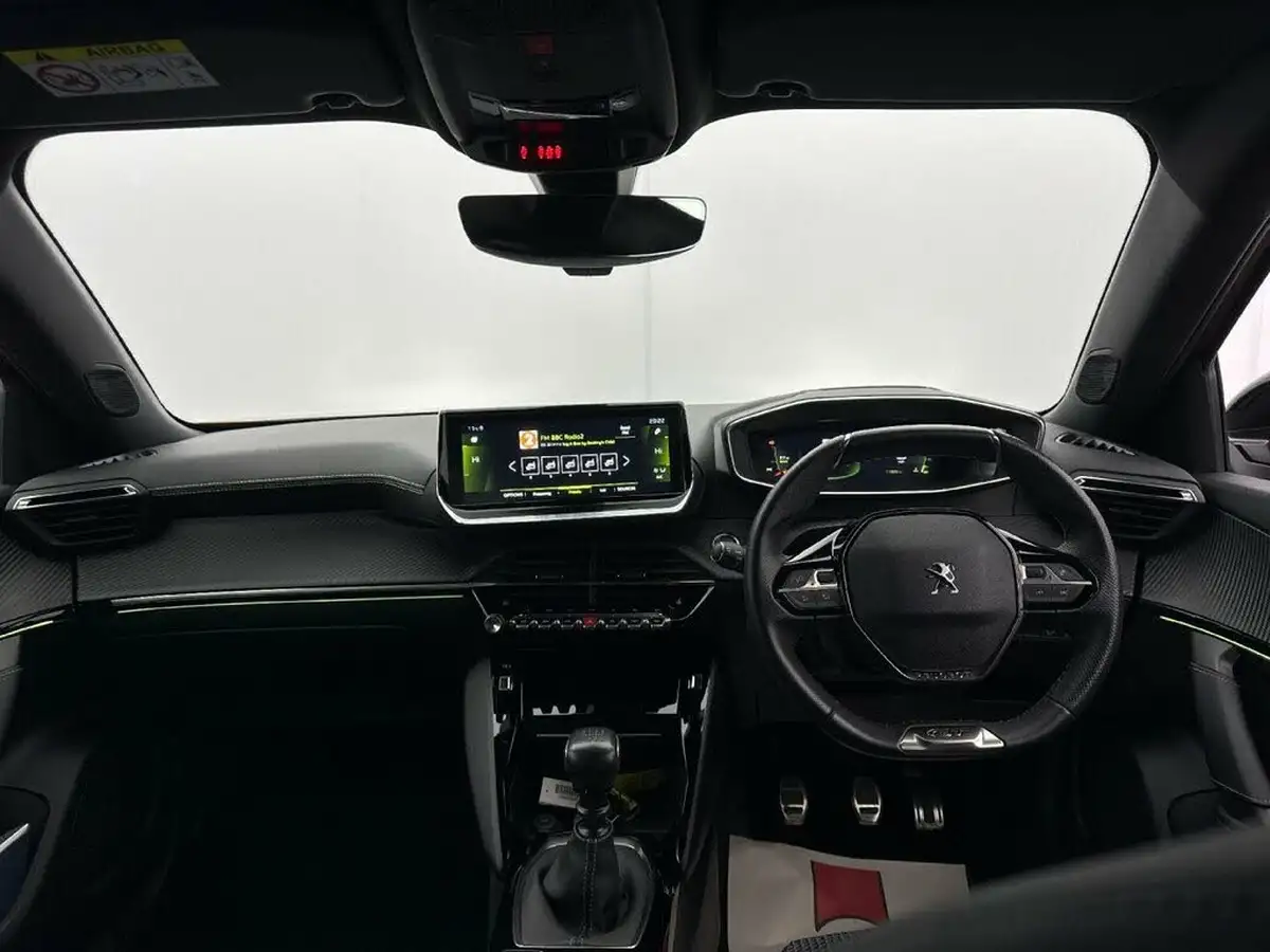 2021-peugeot-2008-suv-12-puretech-gt-big-19