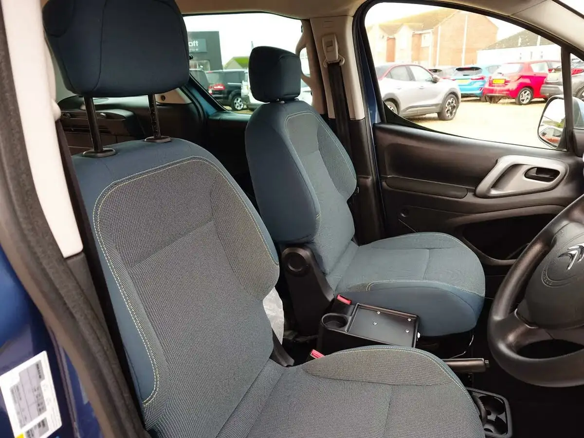 2017-citroen-berlingo-16bluehdi-multispace-feel-102ps-ss-etg6-big-20