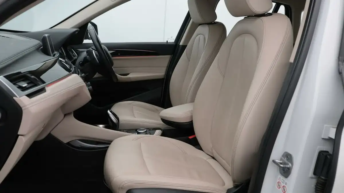 2021-bmw-x1-20-xdrive20i-xline-big-14