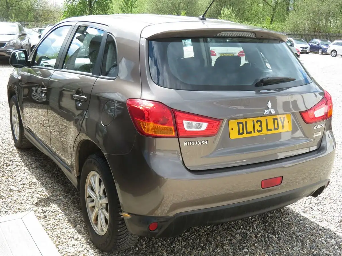 2013-mitsubishi-asx-16-2-big-36