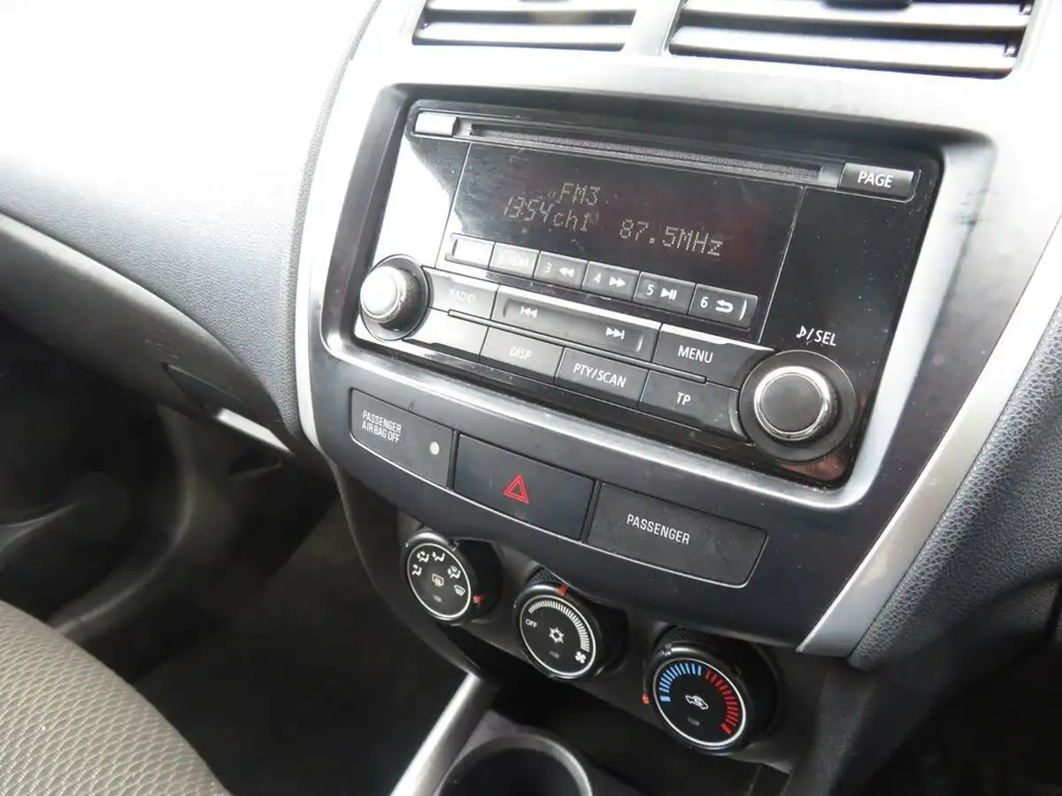 2013-mitsubishi-asx-16-2-big-12