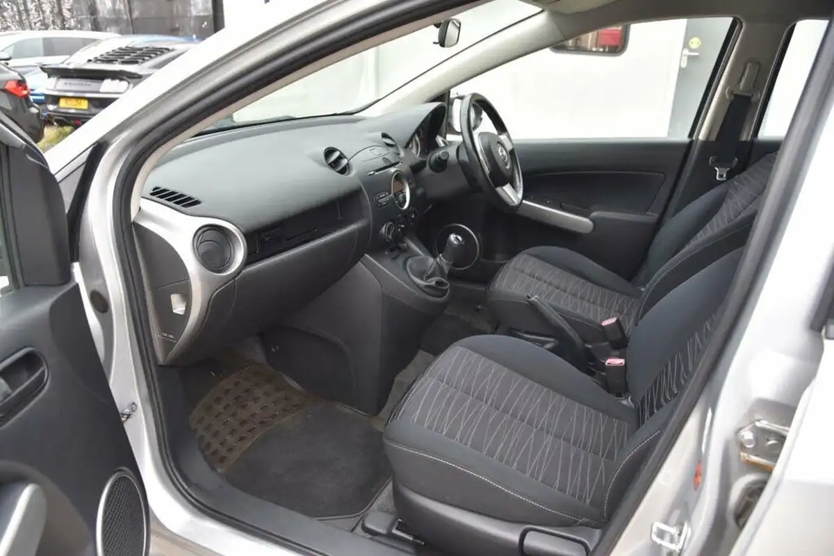 2008-mazda-mazda2-13-ts2-5d-big-23