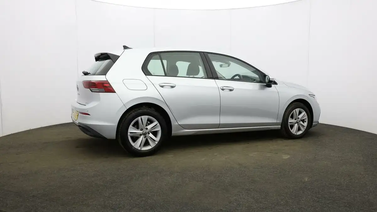 2021-volkswagen-golf-10-etsi-life-hatchback-big-47