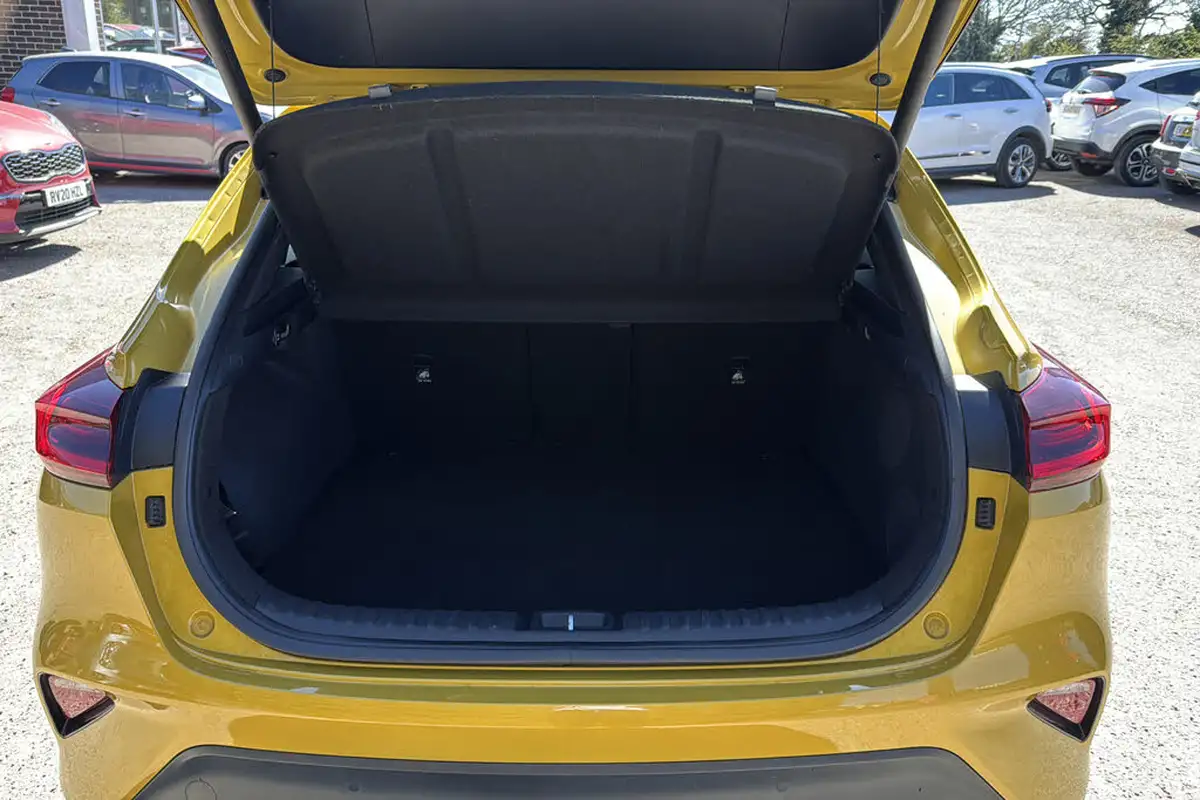 2022-kia-xceed-15-t-gdi-4-big-17