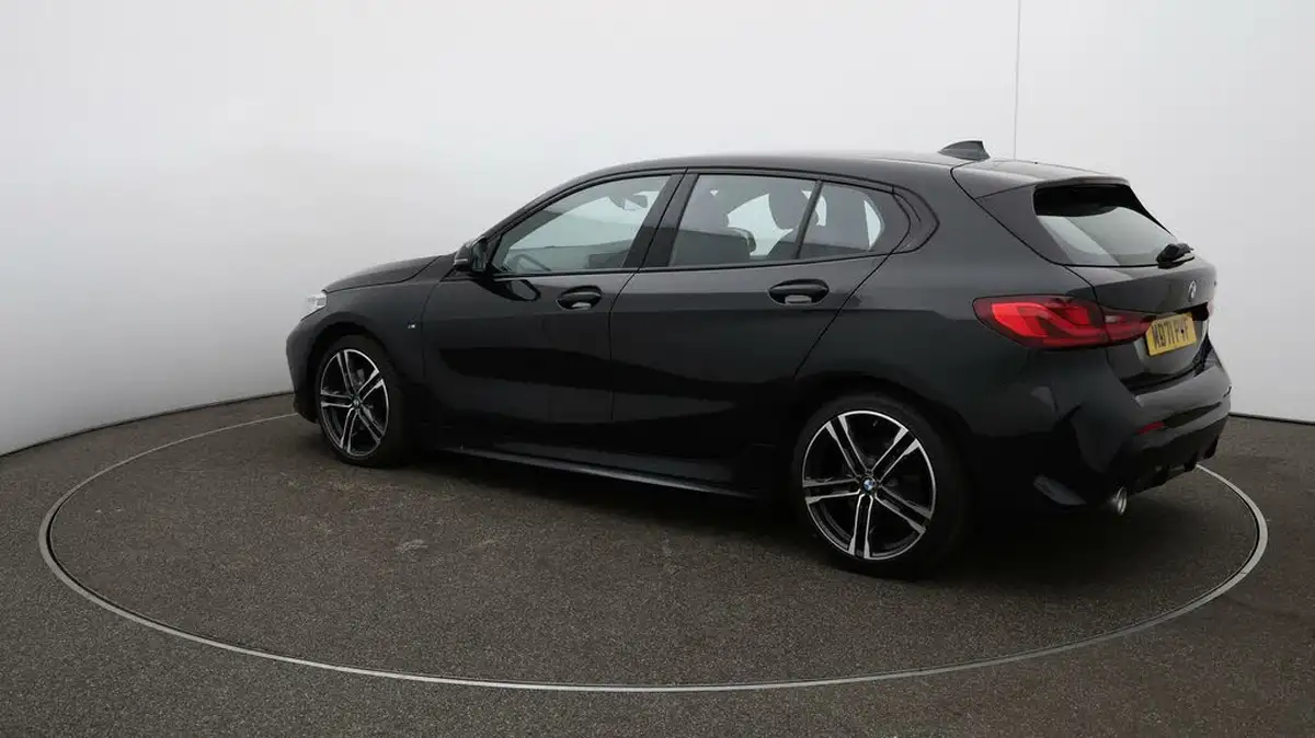 2022-bmw-1-series-15-118i-m-sport-lcp-dct-big-26