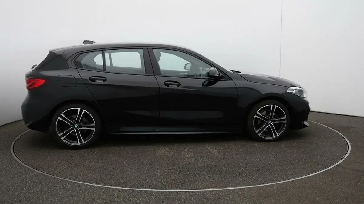 2022-bmw-1-series-15-118i-m-sport-lcp-dct-big-8