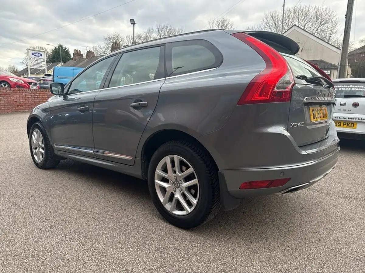 2017-volvo-xc60-20td-d4-se-lux-geartronic-big-44