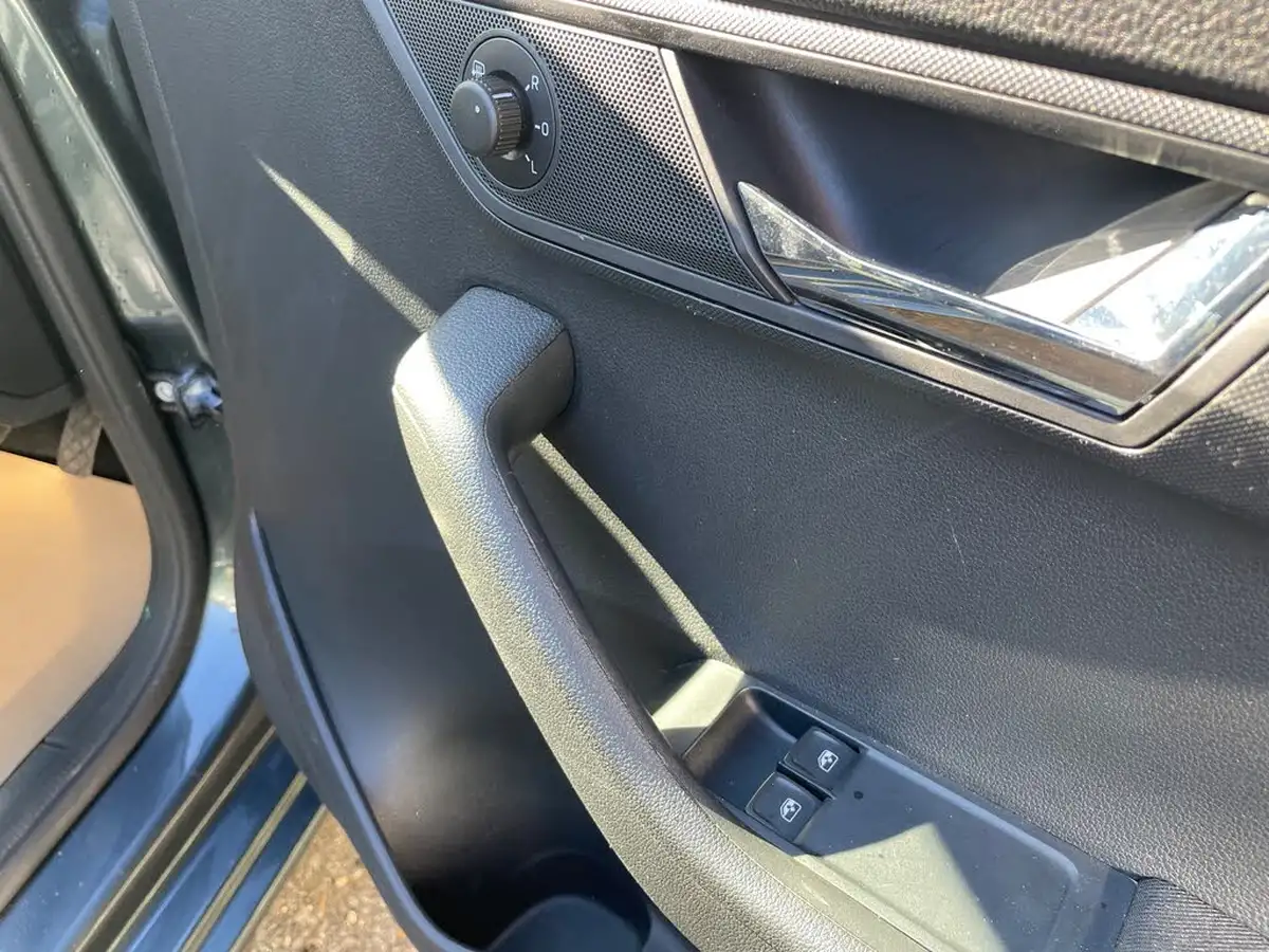 2019-skoda-fabia-10-tsi-se-109ps-estate-dsg-big-8