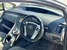 2011-toyota-prius-small-4