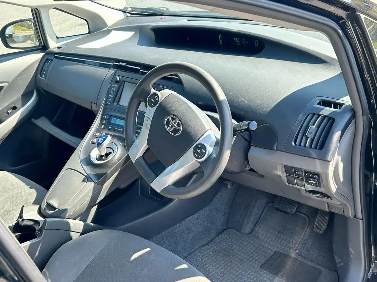 2009-toyota-prius-hybrid-big-8