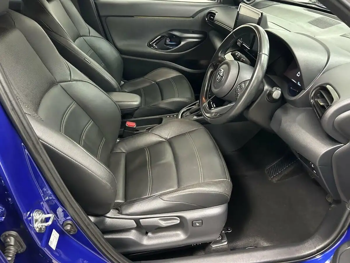 2022-toyota-yaris-cross-15-vvt-i-premiere-edition-big-11