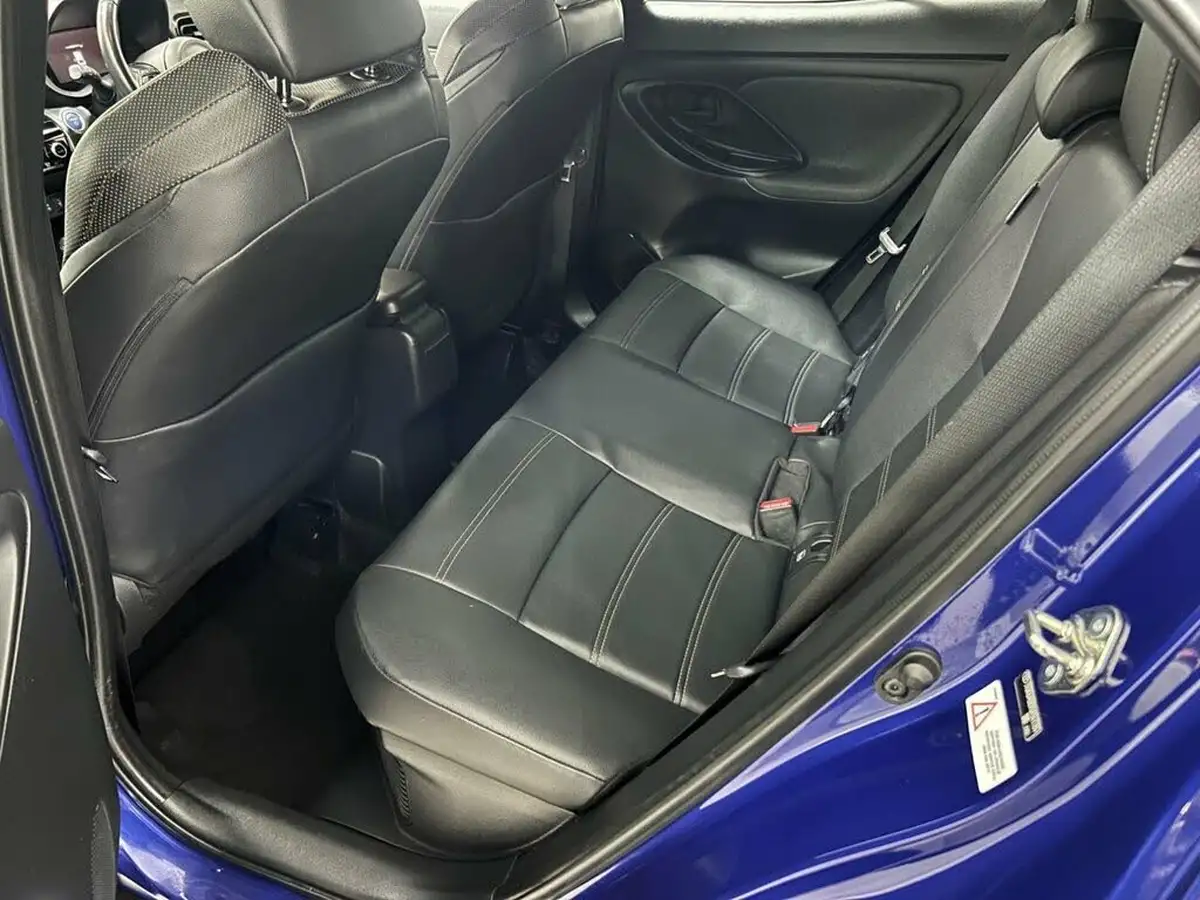 2022-toyota-yaris-cross-15-vvt-i-premiere-edition-big-57