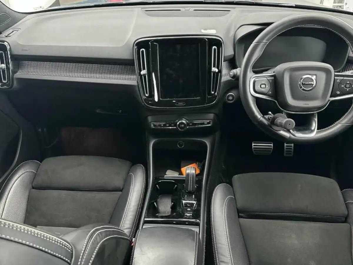 2020-volvo-xc40-20-b4-r-design-pro-big-3