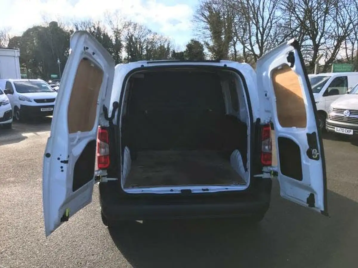 2020-peugeot-partner-15-bluehdi-1000-professional-100ps-eu6dt-panel-big-7