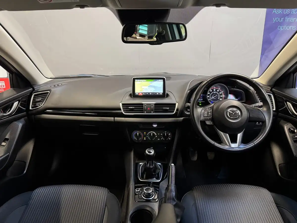 2016-mazda-mazda3-15-se-nav-big-12
