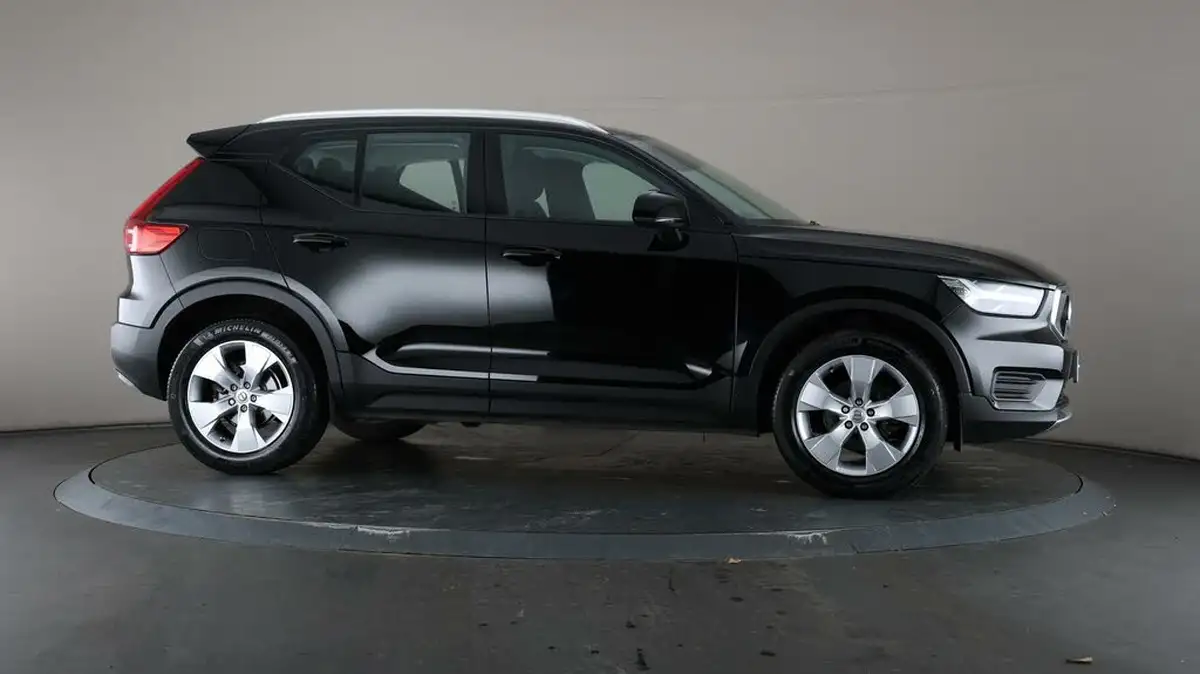 2021-volvo-xc40-15-t3-momentum-161bhp-auto-big-49