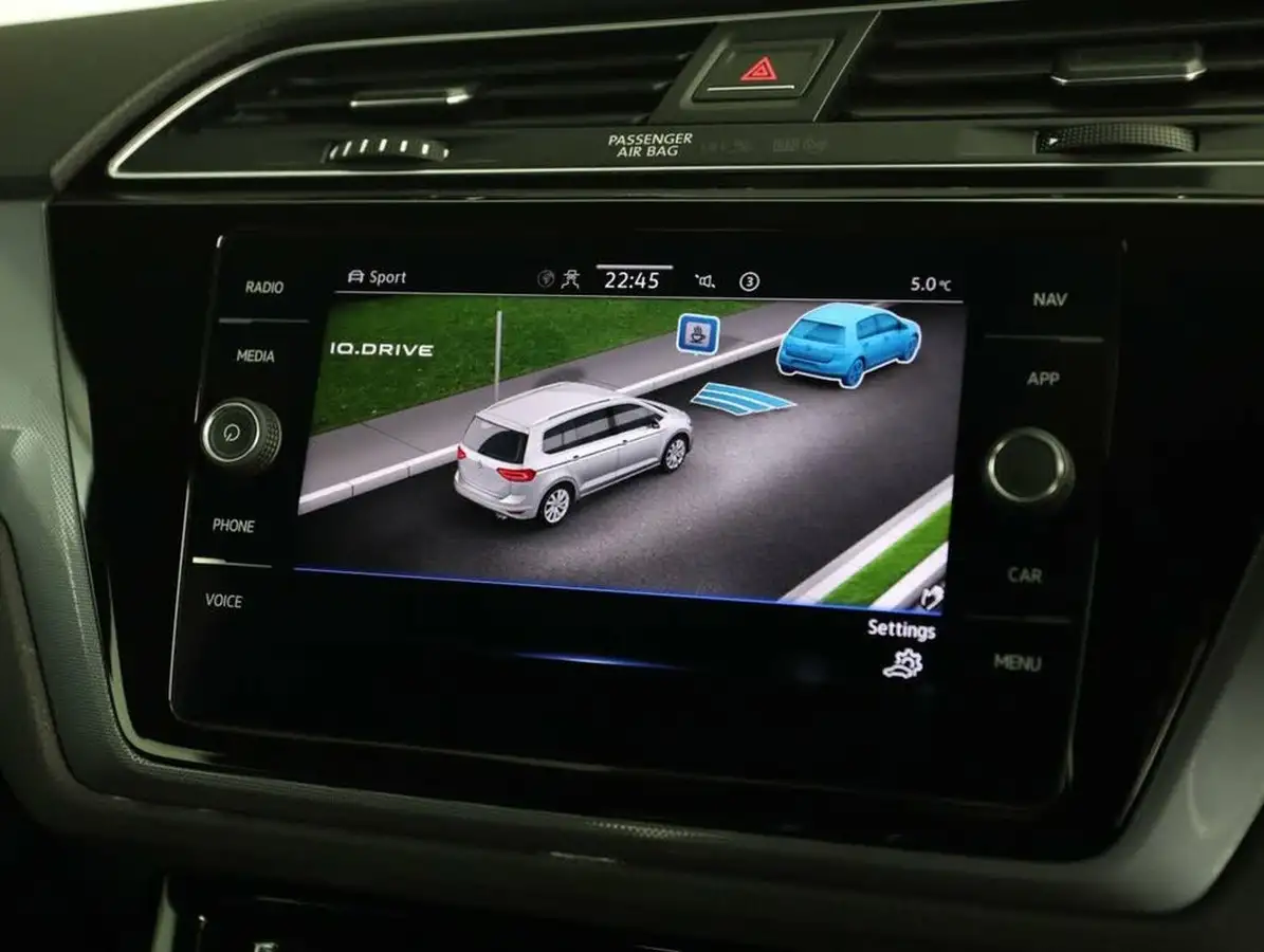 2020-volkswagen-touran-15-tsi-r-line-dsg-big-38