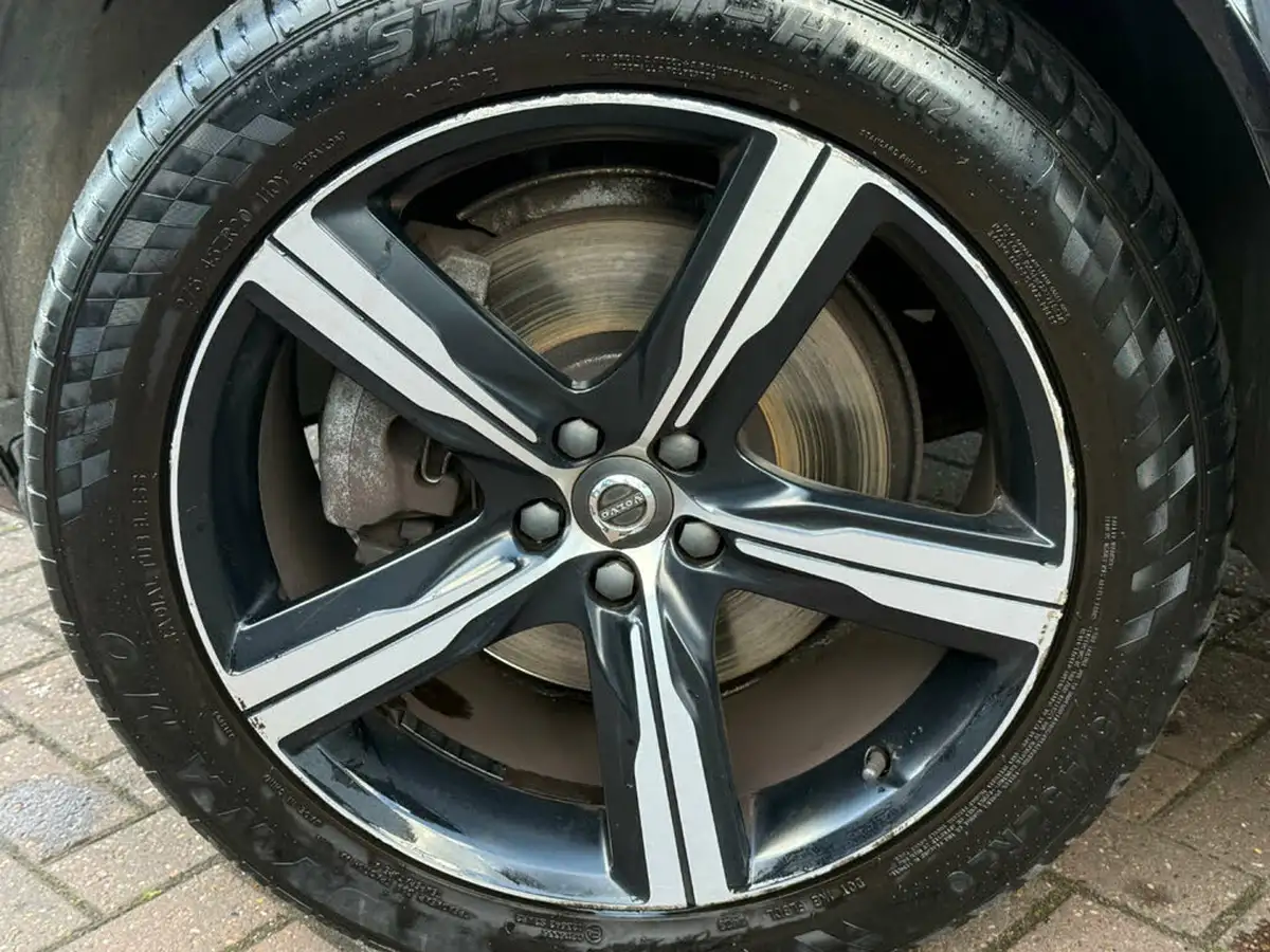 2018-volvo-xc90-20td-d5-r-design-4x4-big-34