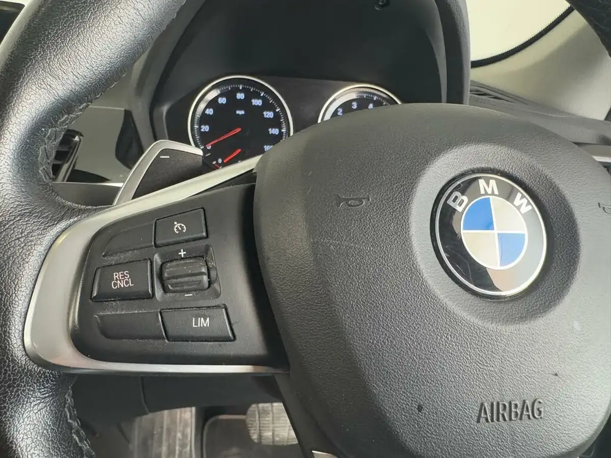 2019-bmw-x1-20-sdrive-20i-xline-sdrive-20i-big-23